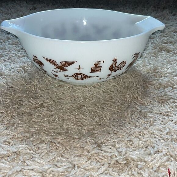 Vintage Pyrex 443 Early American Cinderella 2.5 Qt Bowl - Picture 2 of 11